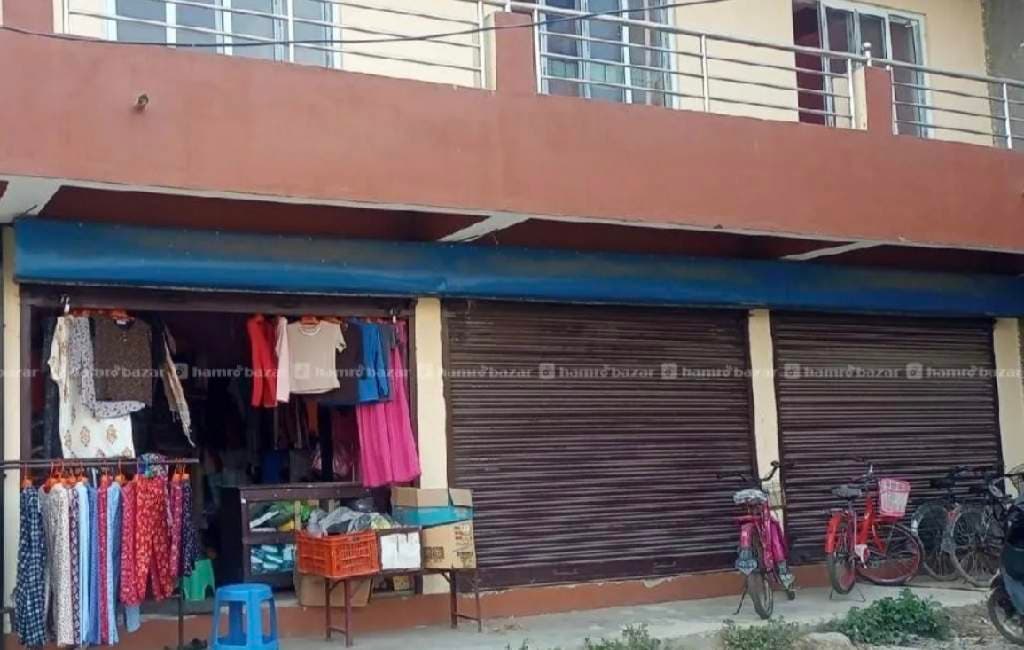 Shutter for rent in M8M9+FF7, Lalitpur
