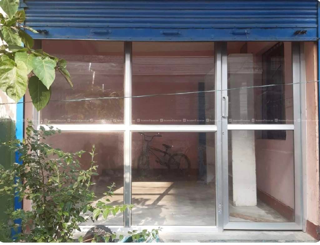 Shutter for rent in P84H+Q39, Kathmandu