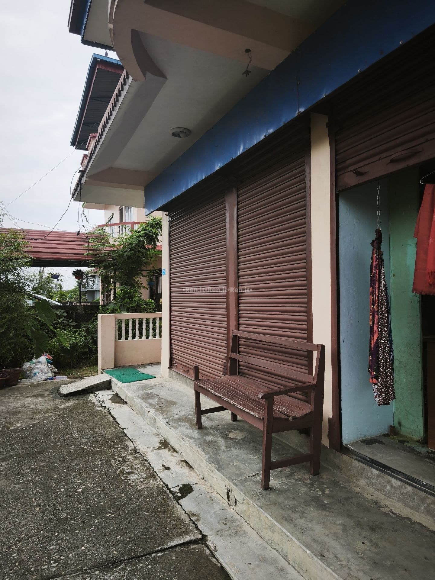 Shutter for rent in JCW5+CCG, Chitwan District